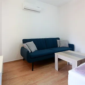 ljiljana-apartments.primorje-gorskikotar.com/