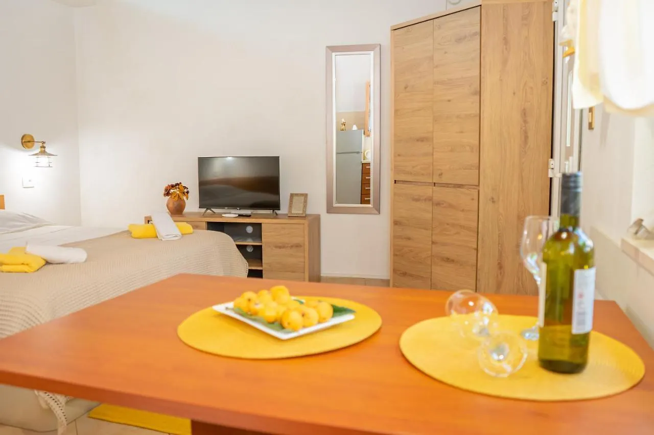 Eleonora Apartments Zara