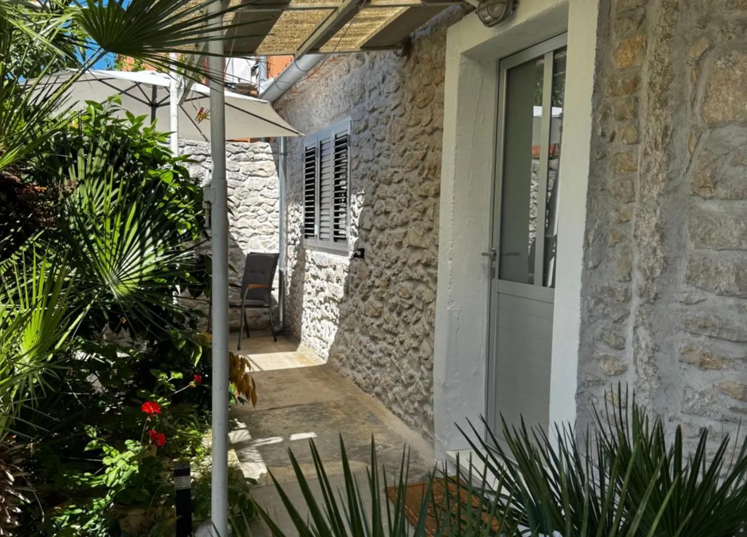 Eleonora Apartments Zara